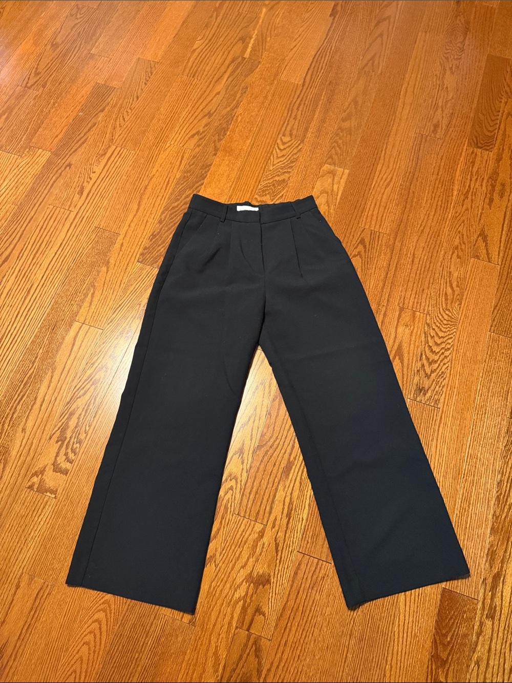 Abercrombie & Fitch Black Wide-Leg Pleated Trousers - Sloane Pant